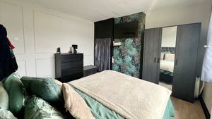 Photo 6- click for photo gallery